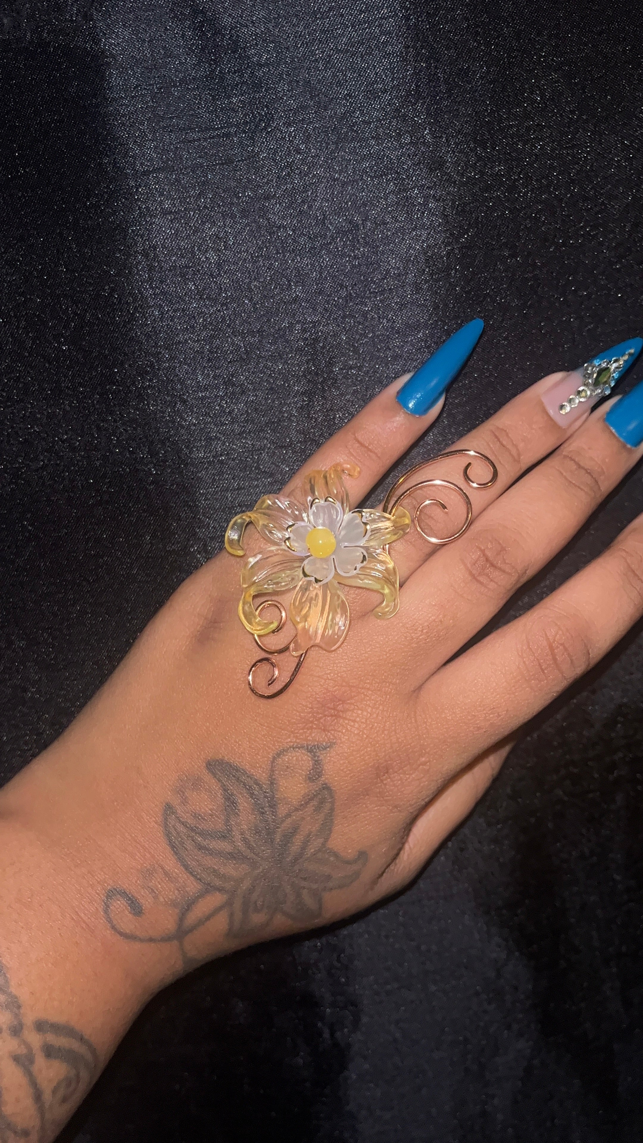 Sunny day flower ring