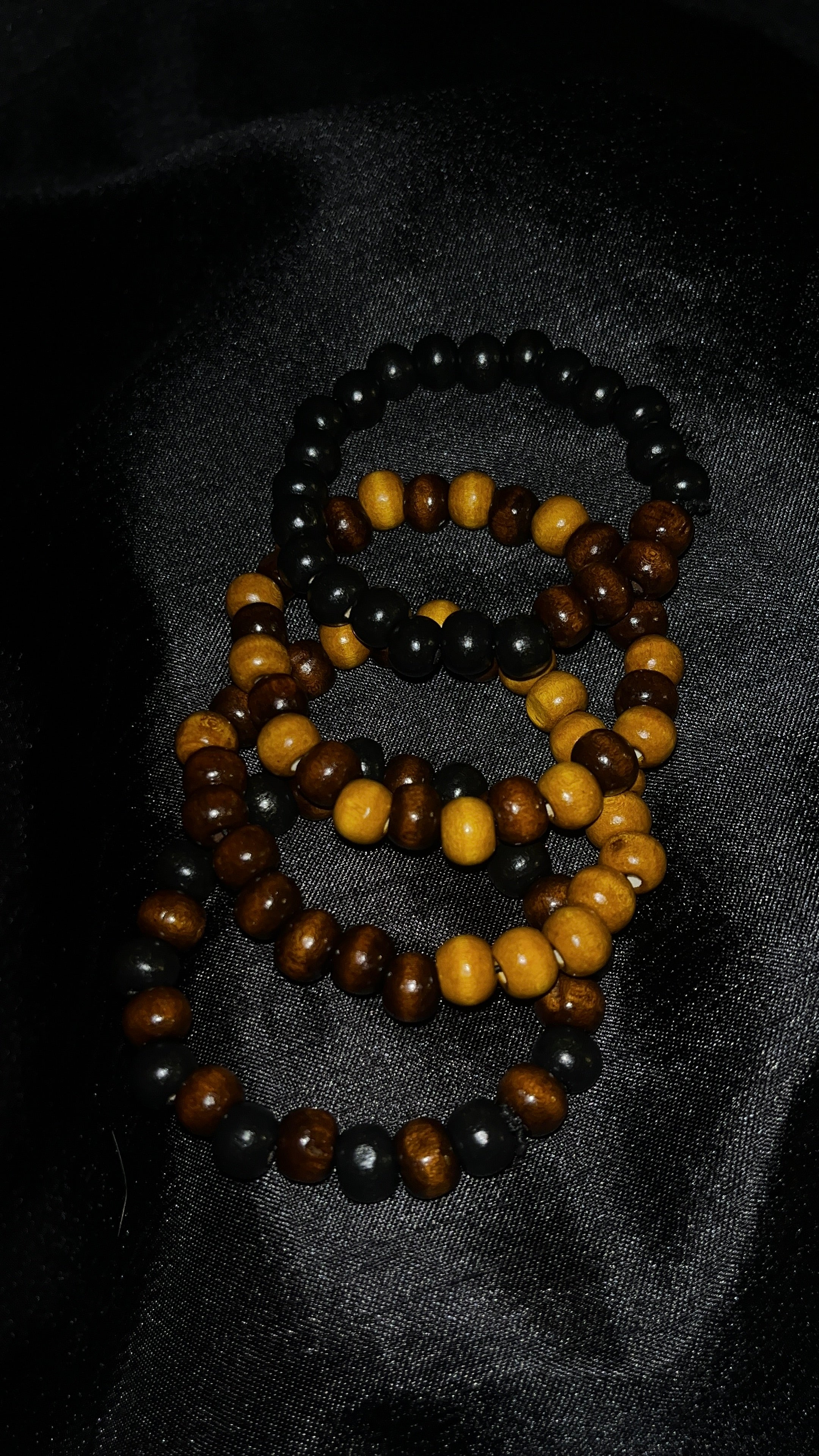 Wooden bead bracelet (Dark tones)